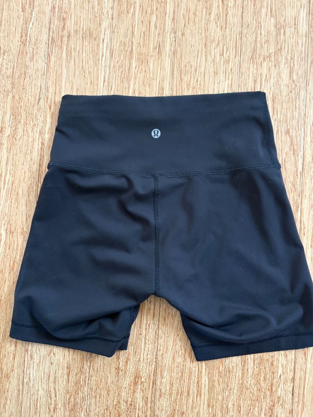Lululemon Align High Rise Bike Shorts Black Women's Size 6 Hidden Pocket 8"
